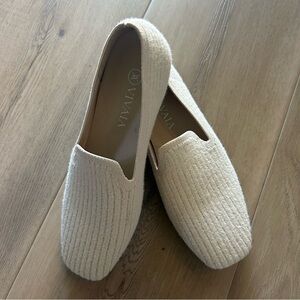 Vivaia Women Shoes 39/8-9 Ballet Flats Beige Knit Casual Slip On Career EUC